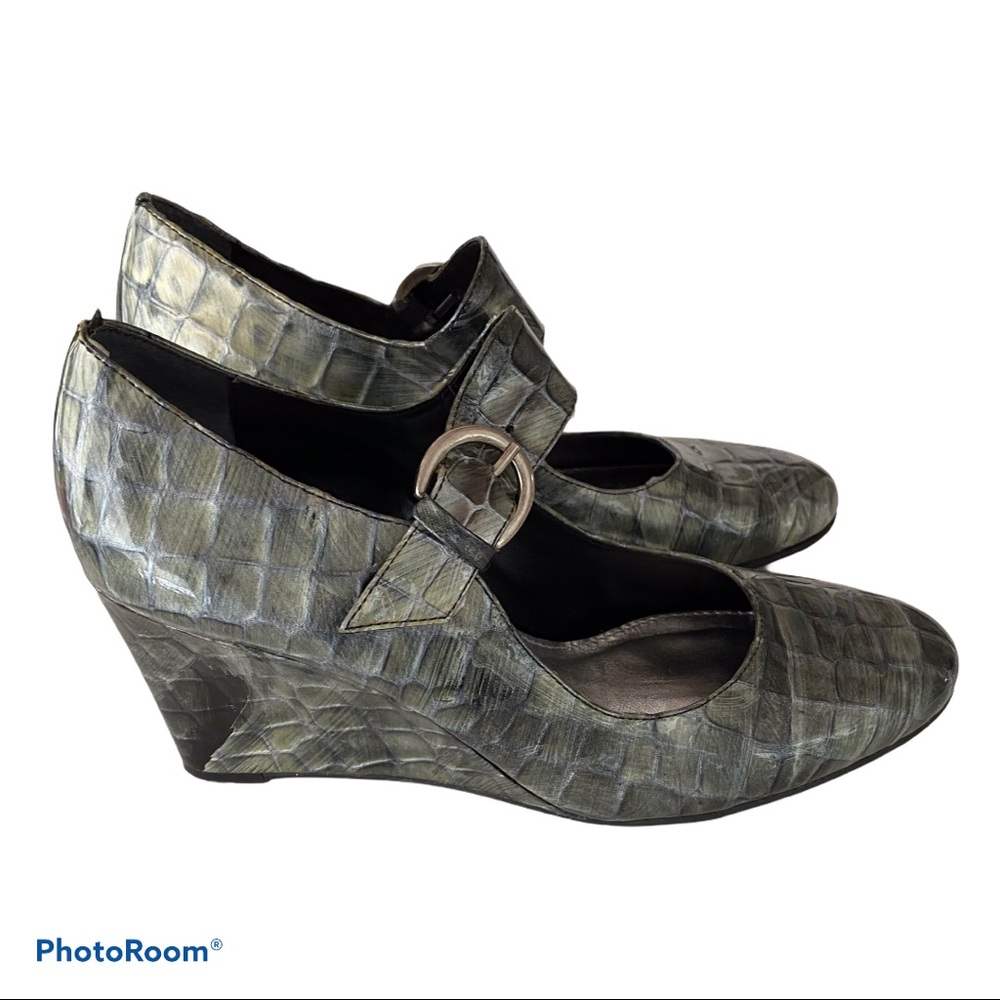 Diego di Lucca Genuine Leather Wedge Size 7 Made in Brazil